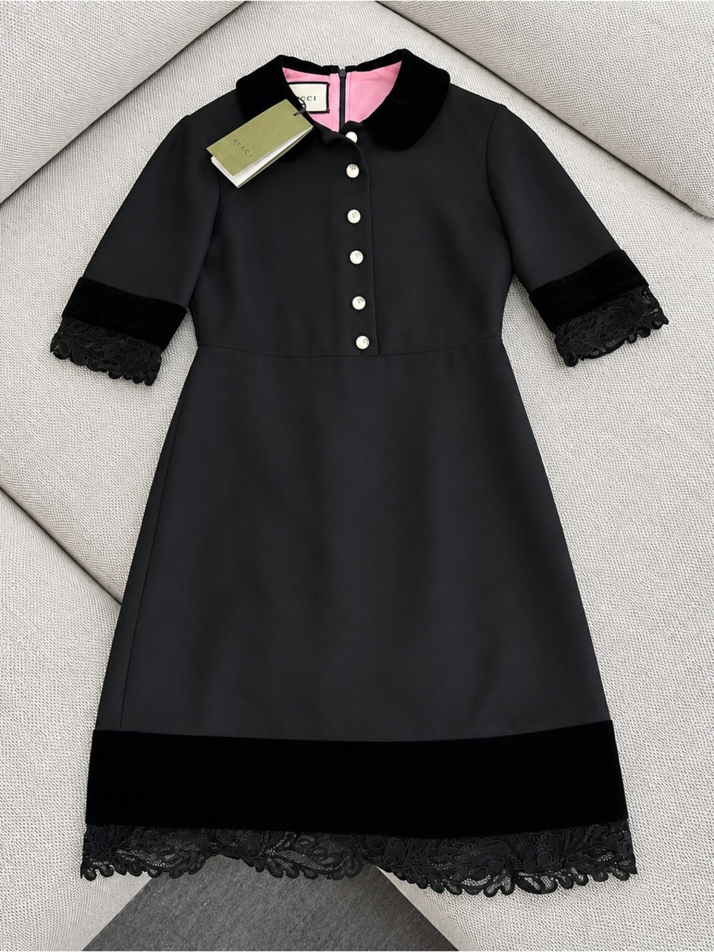 🚩steal Gucci Black Dress with Pink Lining and Pearl Buttons